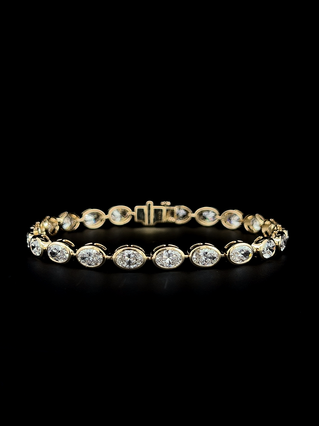 Lab grown diamond bezel bracelet