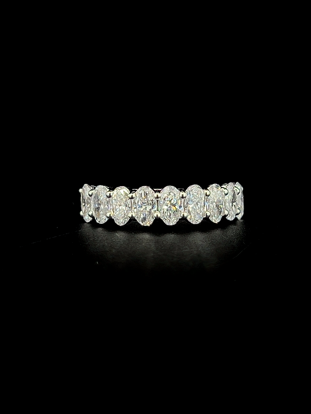 Lab grown diamond band ring