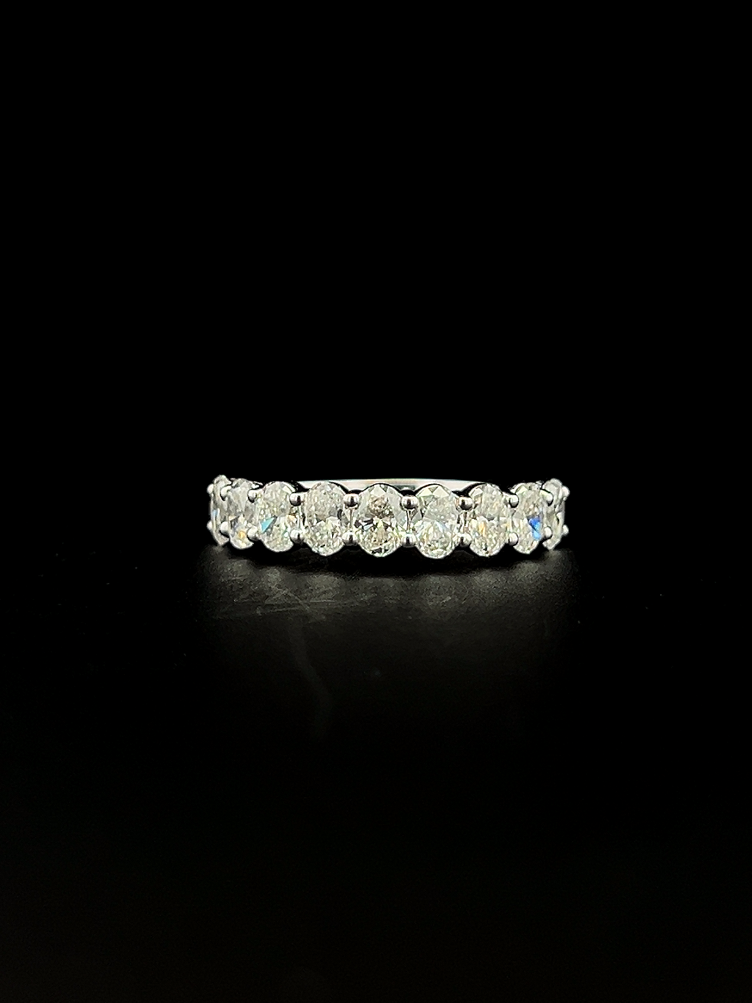 Lab grown diamond band ring