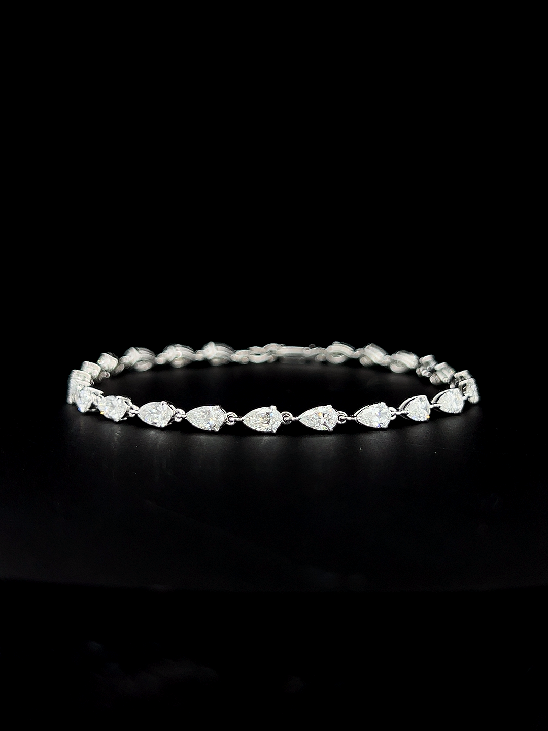 Lab grown diamond cuff bracelet