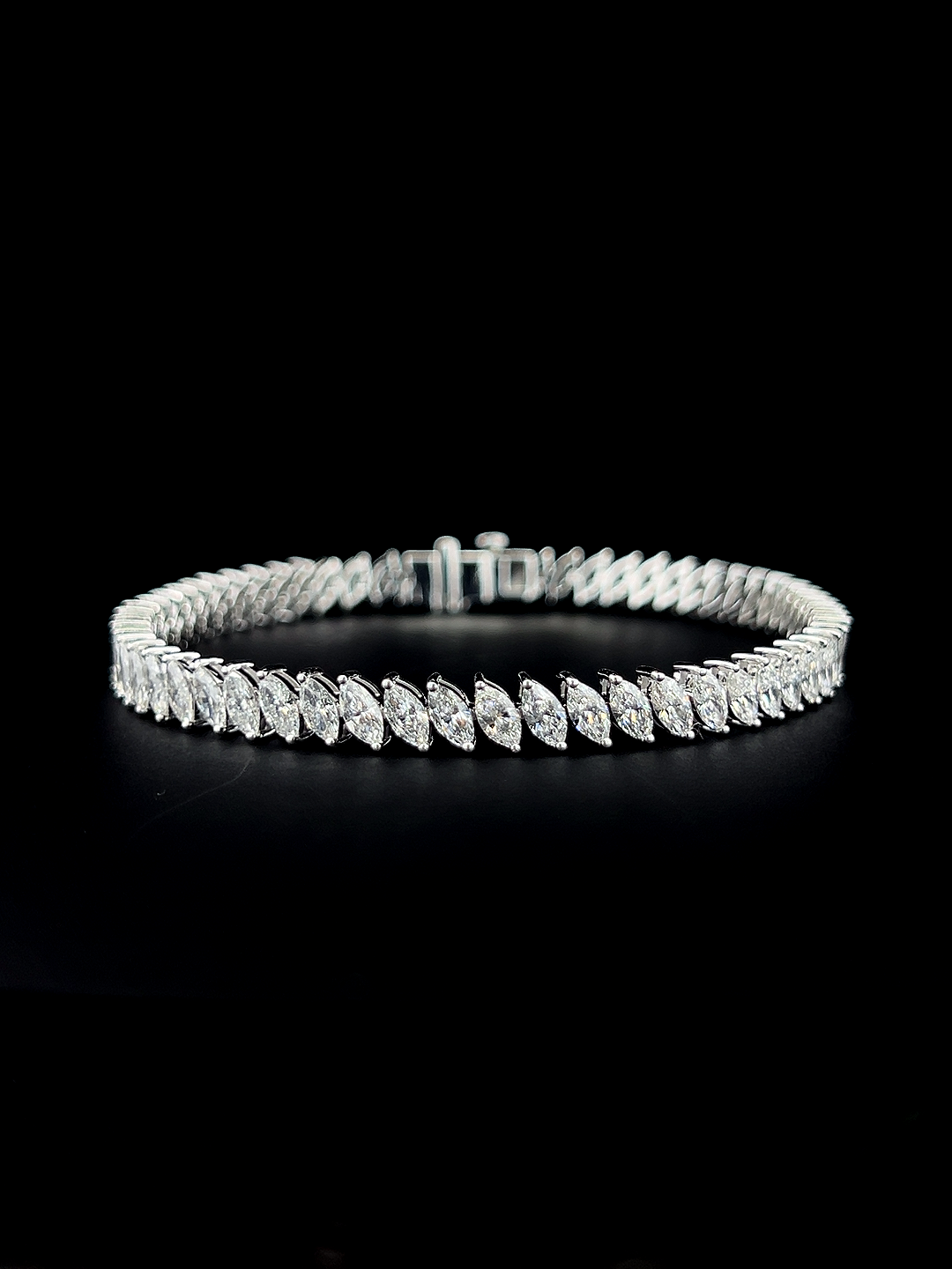 Lab grown diagond fancy shape bracelet