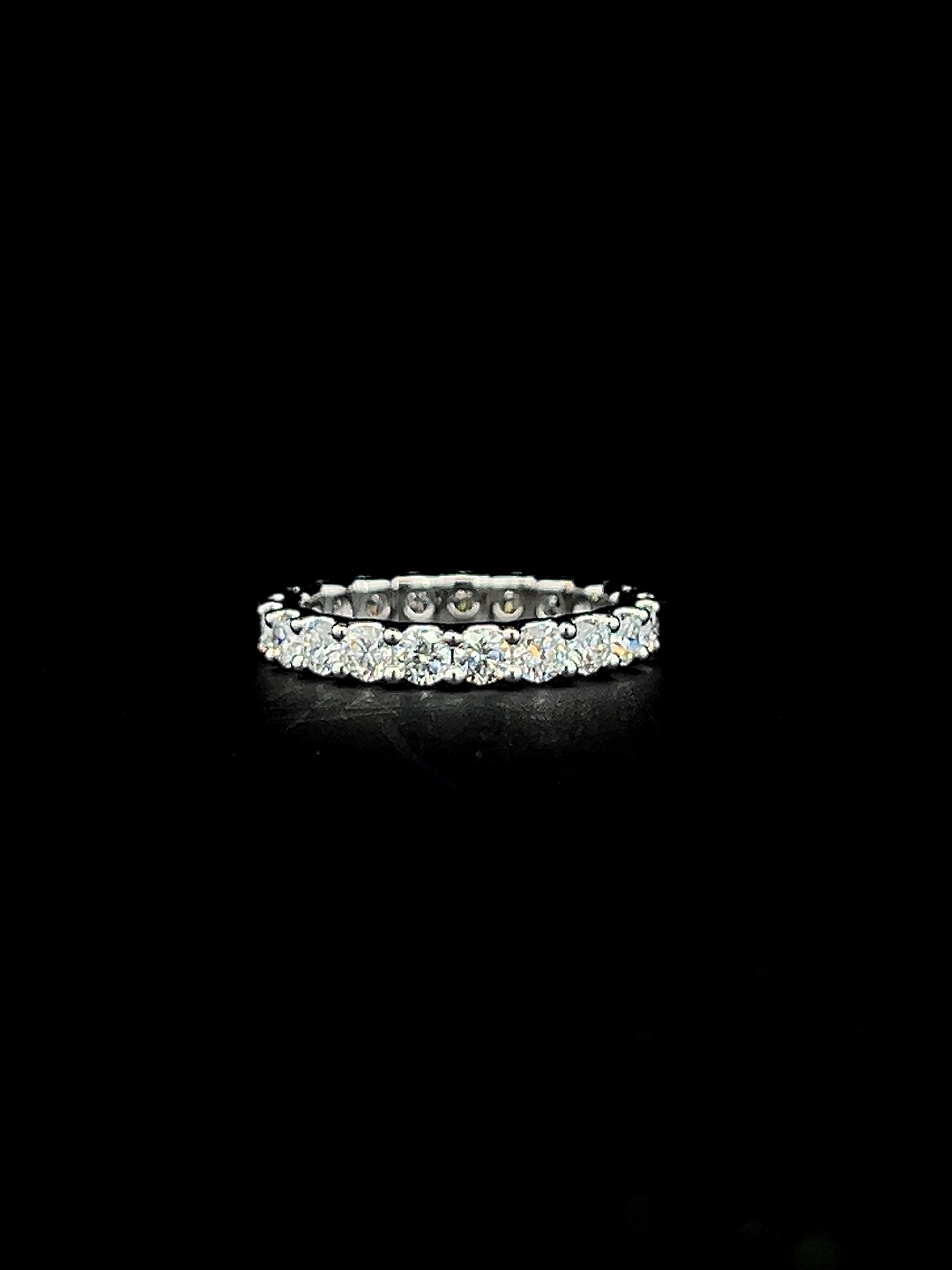 Lab grown diamond band ring
