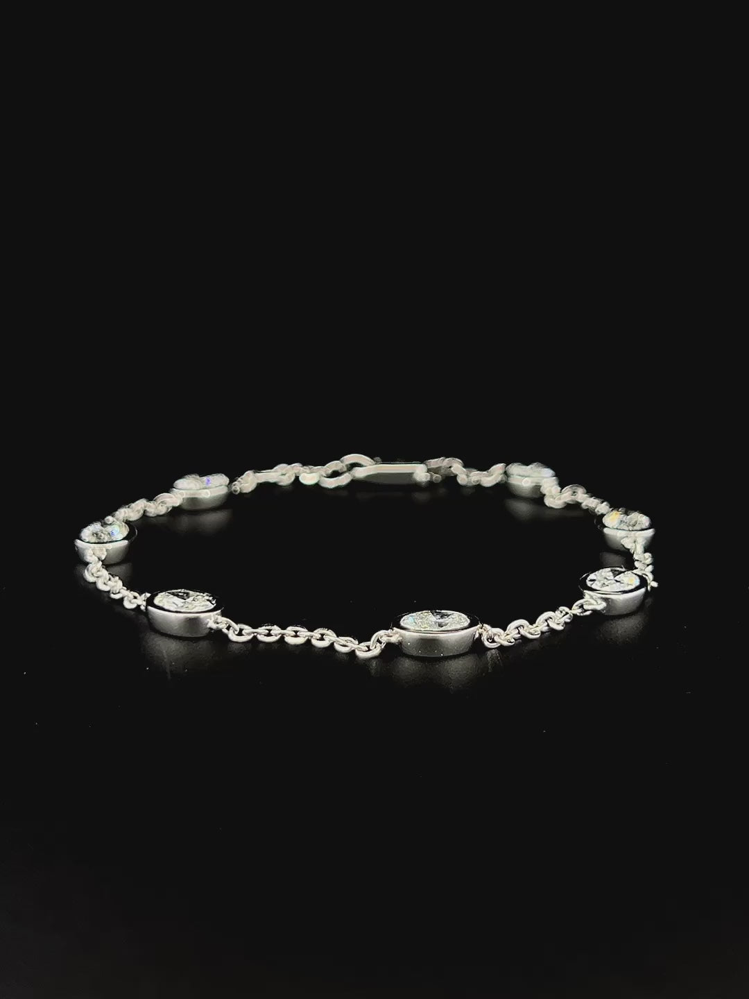 Lab grown diamond bezel bracelet