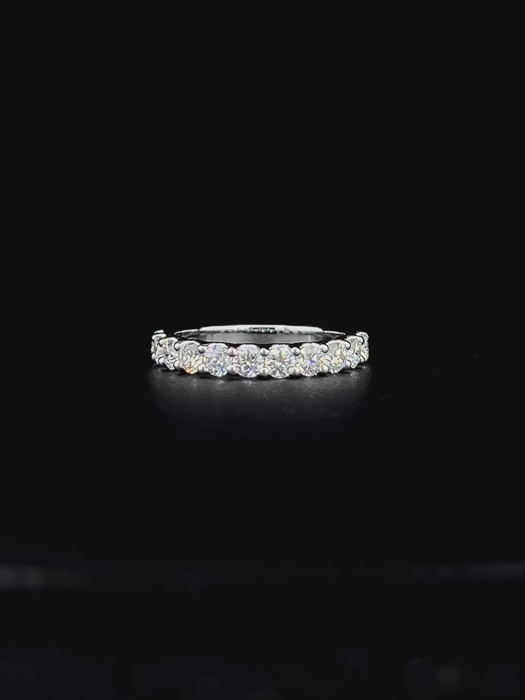 Lab grown diamond band ring