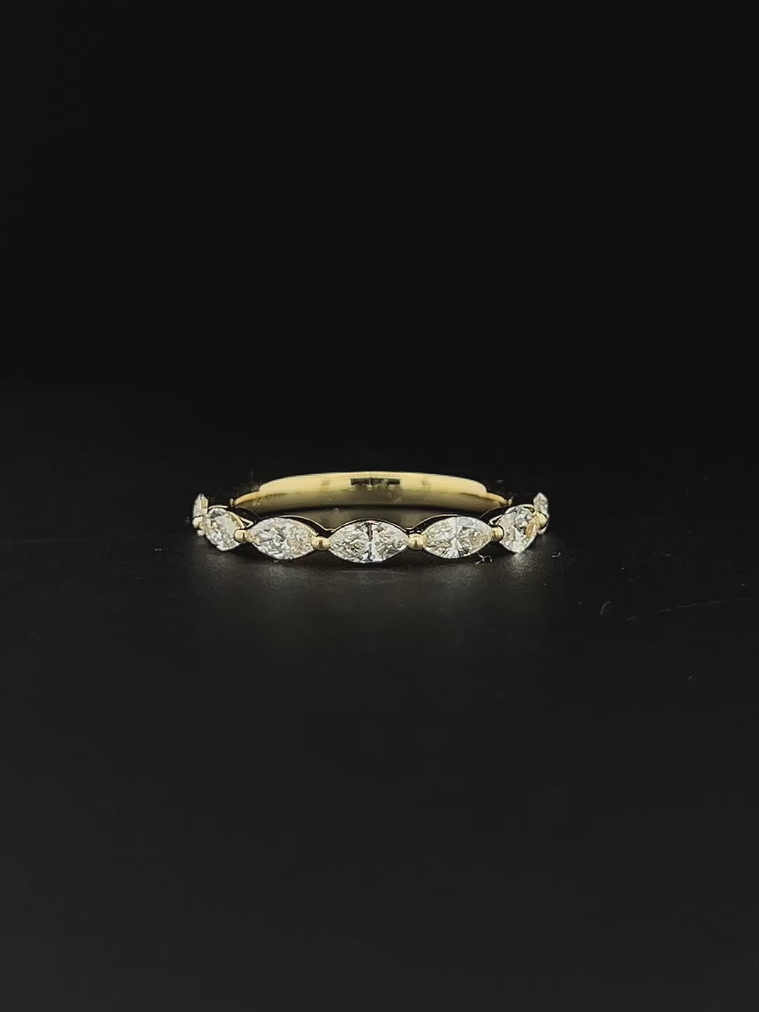 Lab grown diamond band ring